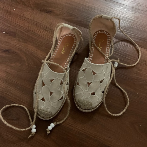 Lace up sandals - Picture 3 of 11